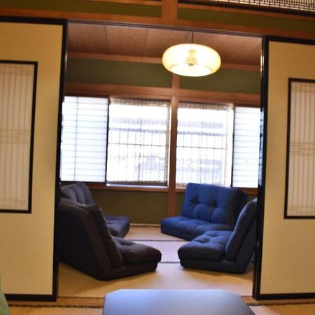 Cheaper For 6Th & 7Th Guest 市街地中心部 一棟貸しの宿 Guest House Don'S Home Такаяма Екстериор снимка