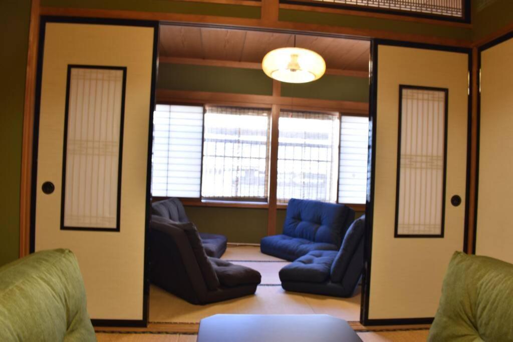 Cheaper For 6Th & 7Th Guest 市街地中心部 一棟貸しの宿 Guest House Don'S Home Такаяма Екстериор снимка